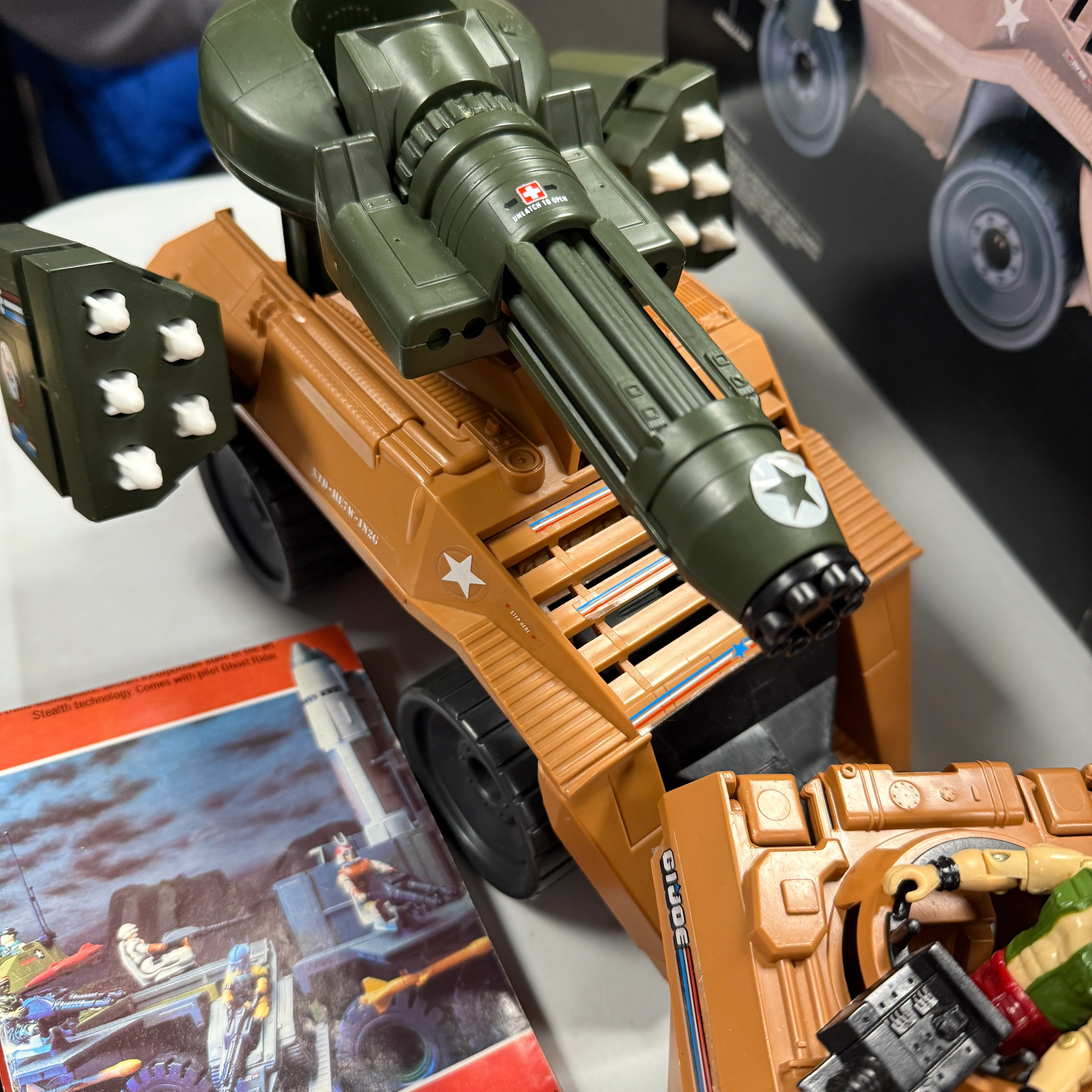 G.I. Joe The Action Force Boxed Mean Dog Complete - Image 4