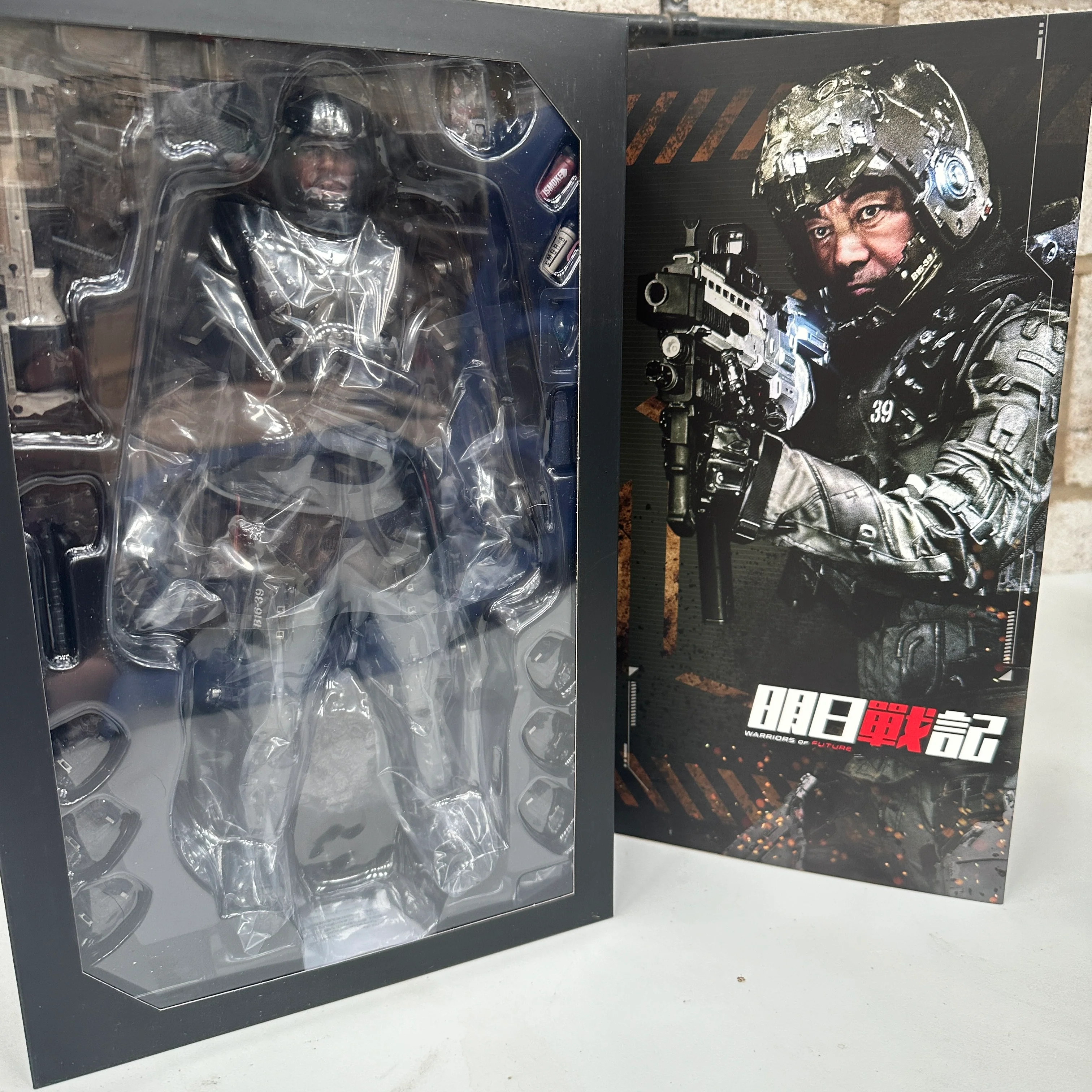 Hot Toys Warriors of Future Johnson MMS668 1/6 Scale Figure PRE OWNED - Image 3