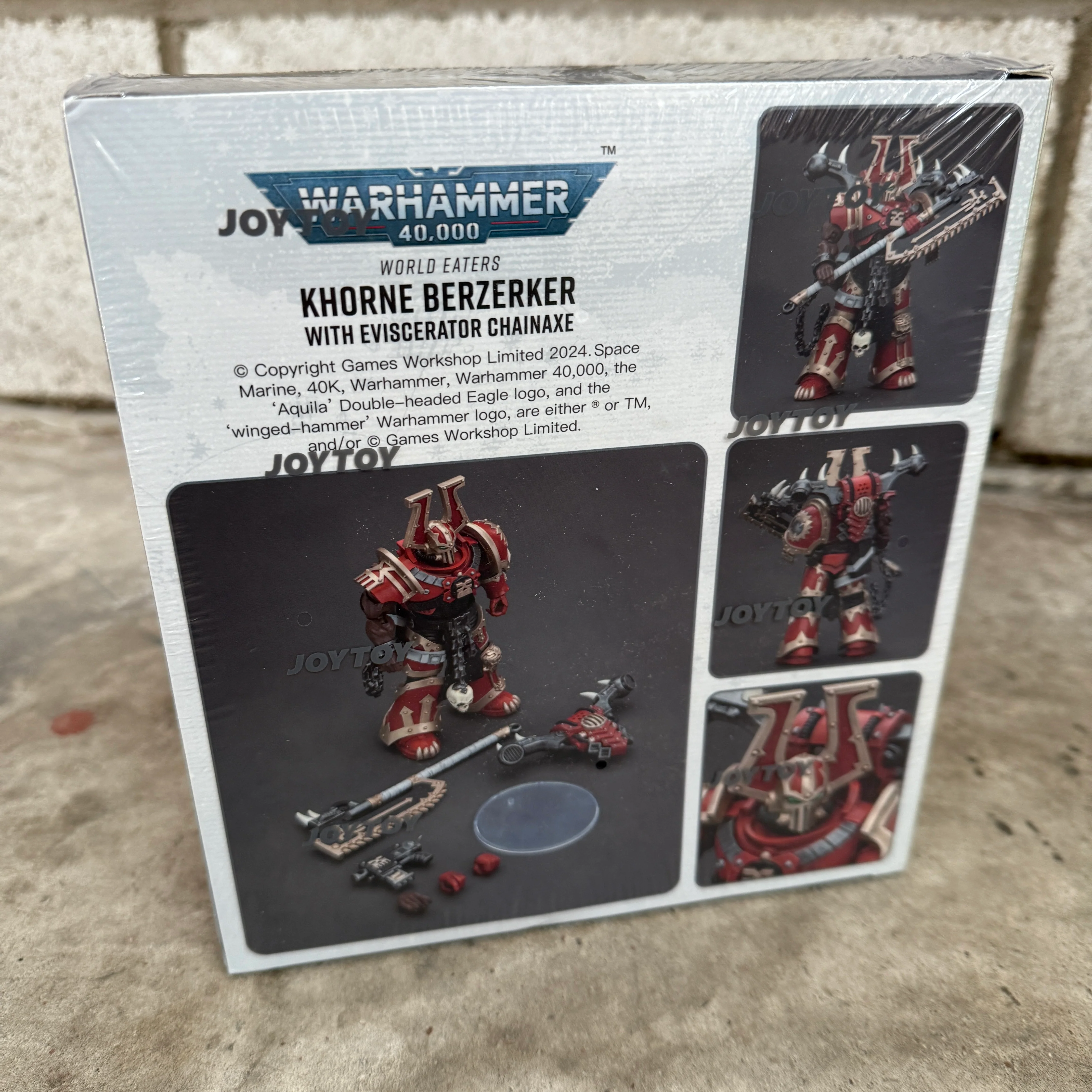 JOYTOY 1/18 Warhammer World Eaters Khorne Berzerker with Eviscerator Chainaxe - Image 2