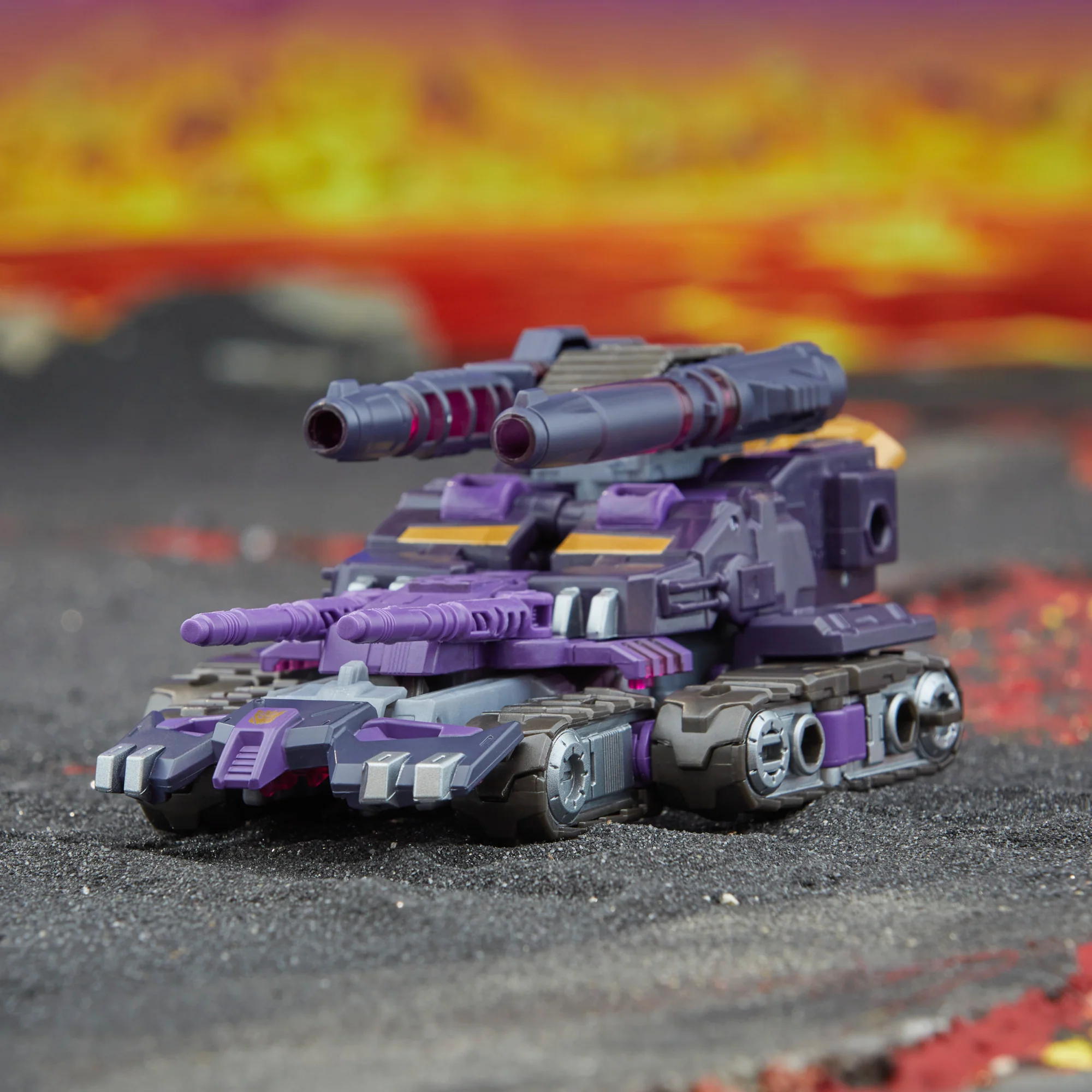 Transformers Legacy United (Comic Universe) Voyager Tarn - Image 10